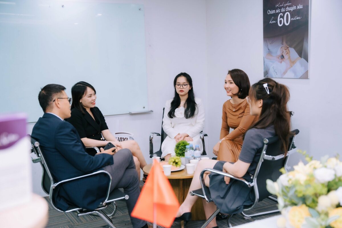 Dr-Spiller nổi bật là một thương hiệu dẫn đầu trong lĩnh vực chăm sóc da và cung cấp sản phẩm làm đẹp chuyên nghiệp.