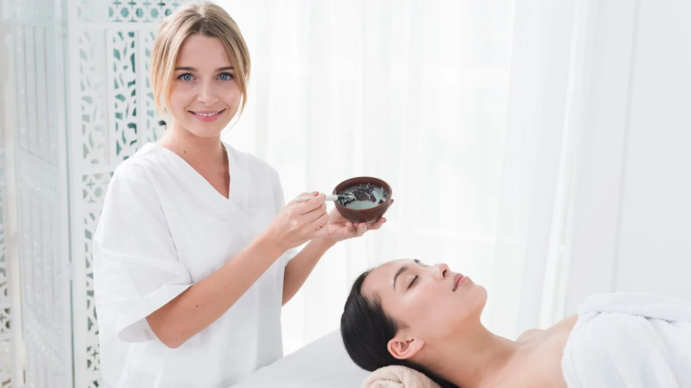 Chăm sóc khách hàng spa đóng vai trò quan trọng trong việc tạo dựng hình ảnh và tăng sự uy tín của spa với khách hàng hiện tại và tiềm năng