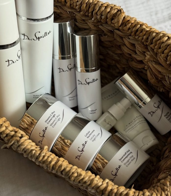 Để lựa chọn được nguồn mỹ phẩm cho spa đáng tin cậy, chủ doanh nghiệp nên tham khảo nhiều kênh khác nhau.