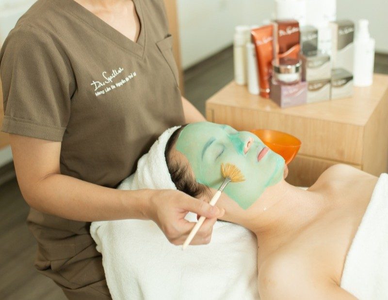 Quản lý nhân sự spa không chỉ là vận hành nội bộ mà còn phải chú ý đến chất lượng dịch vụ mà nhân viên mang lại.