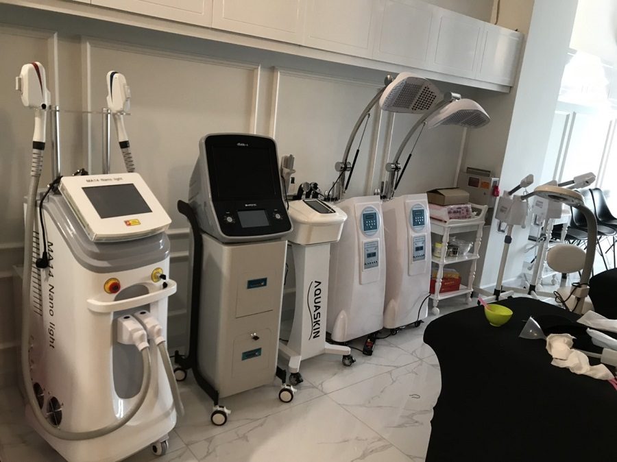 Vận hành máy móc thiết bị spa là yếu tố then chốt giúp spa hoạt động trơn tru và nâng cao chất lượng dịch vụ