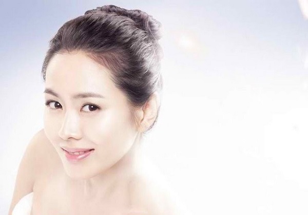 Đi tìm các loại nước hoa hồng thích hợp cho từng loại da