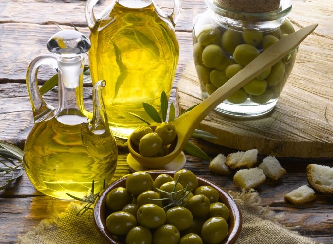 Gợi ý cách làm các loại sữa tắm làm trắng da với dầu oliu