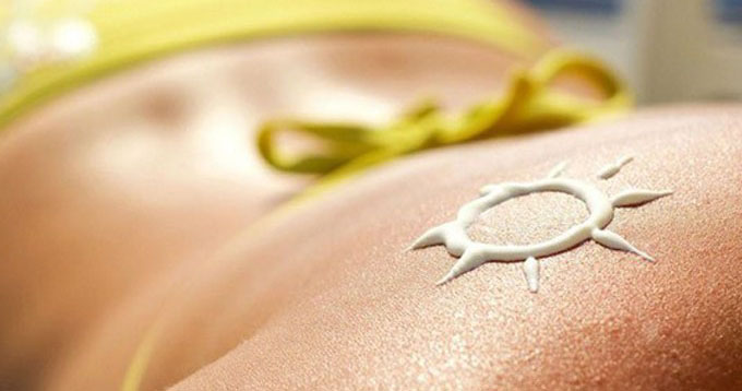 Kem chống nắng dạng xịt và những tác dụng phụ không ngờ