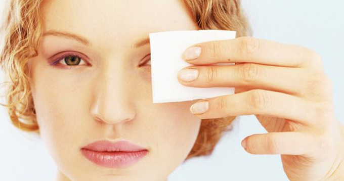 Những công dụng “không tưởng” của nước hoa hồng