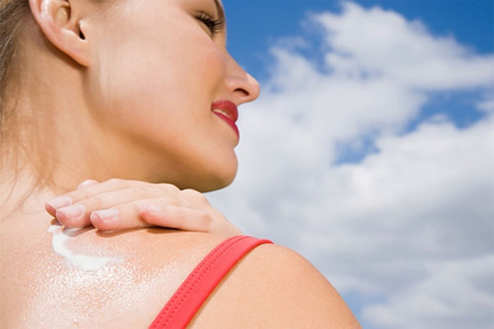 Cách dùng kem chống hiệu quả nhất cho bạn gái hiện nay