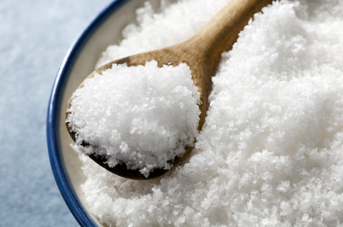 Chăm sóc da mặt với muối – sạch mụn, sáng da hiệu quả