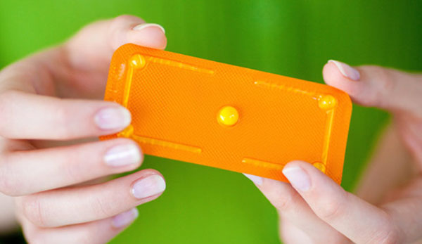 Nguy hiểm khó lường khi dùng thuốc tránh thai trị mụn