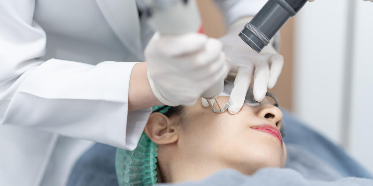 Bắn Laser trị nám bao lâu thì hết? Giá bao nhiêu, quy trình và cách chăm sóc