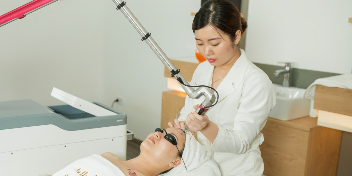 TOP 2 Phác đồ điều trị nám chân sâu hiệu quả, an toàn nhất 2024