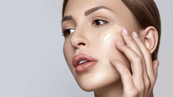 Foundation cho da dầu nhạy cảm: Chọn đúng, da đẹp suốt ngày