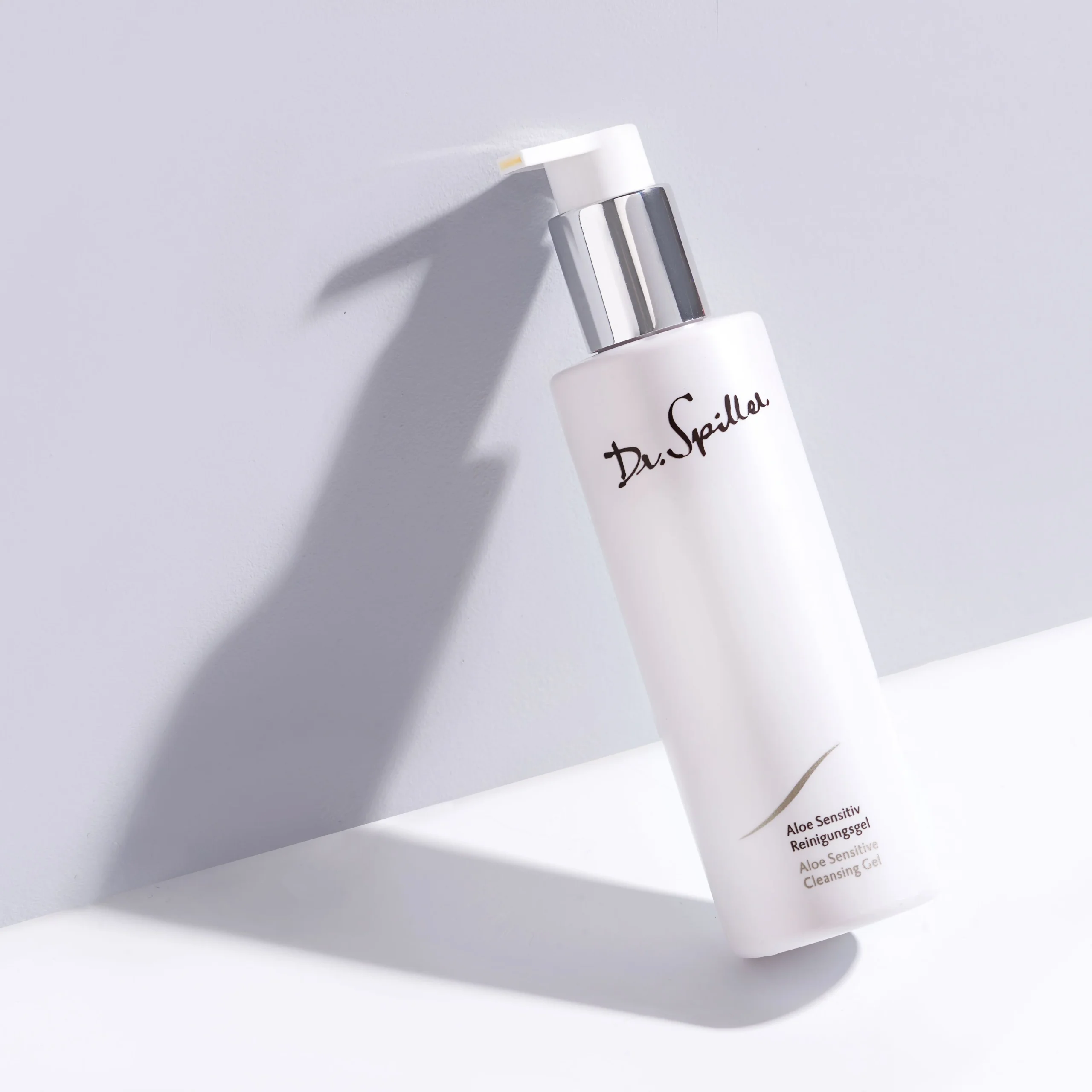 Top 3 Sữa rửa mặt dịu nhẹ cho da nhạy cảm an toàn và hiệu quả