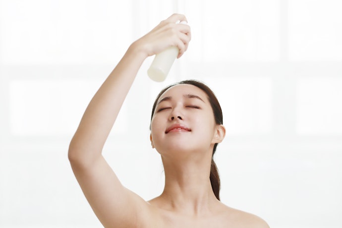 TOP 3 Xịt khoáng cho da khô nhạy cảm cấp ẩm và làm dịu tức thì