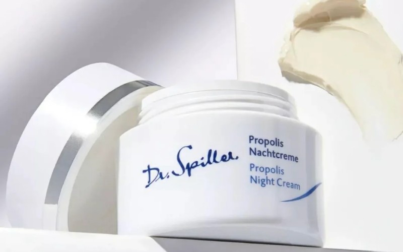 10+ Kem trị mụn đầu đen tốt nhất: Giải pháp cho da sạch mụn