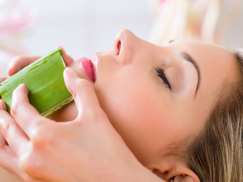 5+ Công thức trị mụn cho da nhạy cảm bằng nha đam an toàn, hiệu quả