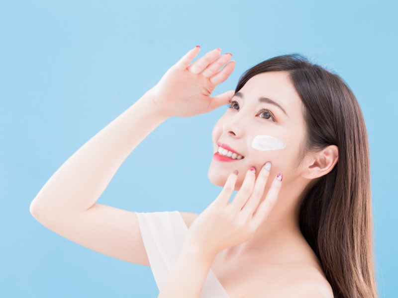 Chống nắng cho da dầu mùa đông: 3 Bí quyết bảo vệ làn da hiệu quả