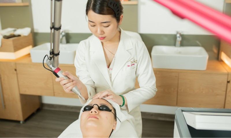 3 Lưu ý khi điều trị nám da bằng tia laser hiện đại và an toàn