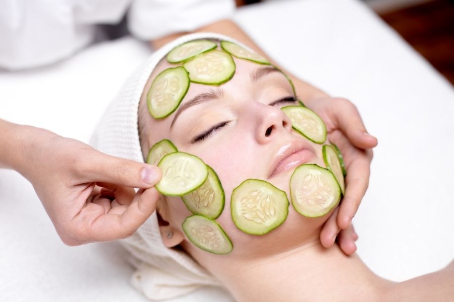 3 Cách dùng dưa leo làm dịu da mùa thu hiệu quả