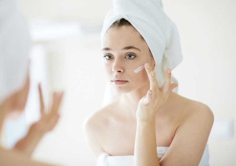 Skincare mùa thu cho mẹ bầu: 3 bước giúp da mềm mịn tự nhiên