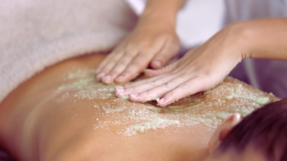 Tẩy tế bào chết body – 3 Bí quyết sở hữu làn da mịn màng, khỏe đẹp