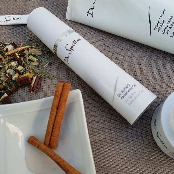 Cách giảm viêm mụn nhanh tại nhà đang được nhiều người quan tâm để xử lý kịp thời, hiệu quả tại nhà mà không cần đến các spa