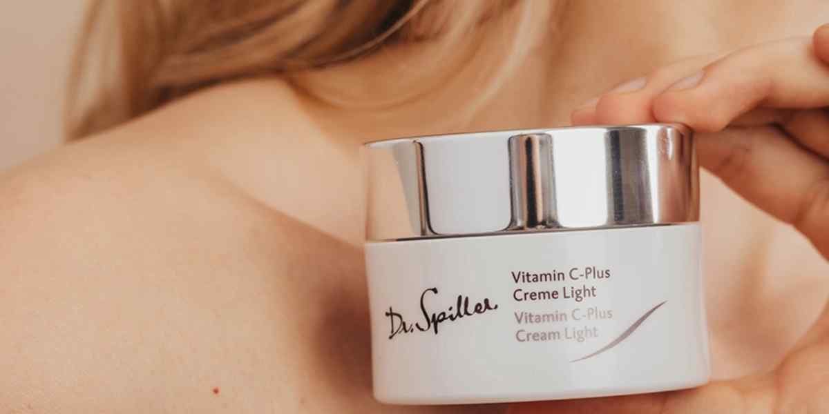 Kem dưỡng trắng da cho tuổi 30+ giúp da tươi trẻ, rạng rỡ