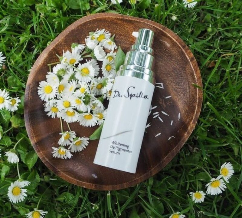 Serum trị nám chiết xuất thiên nhiên chính là bước đầu quan trọng giúp bạn sở hữu làn da đều màu, tươi sáng