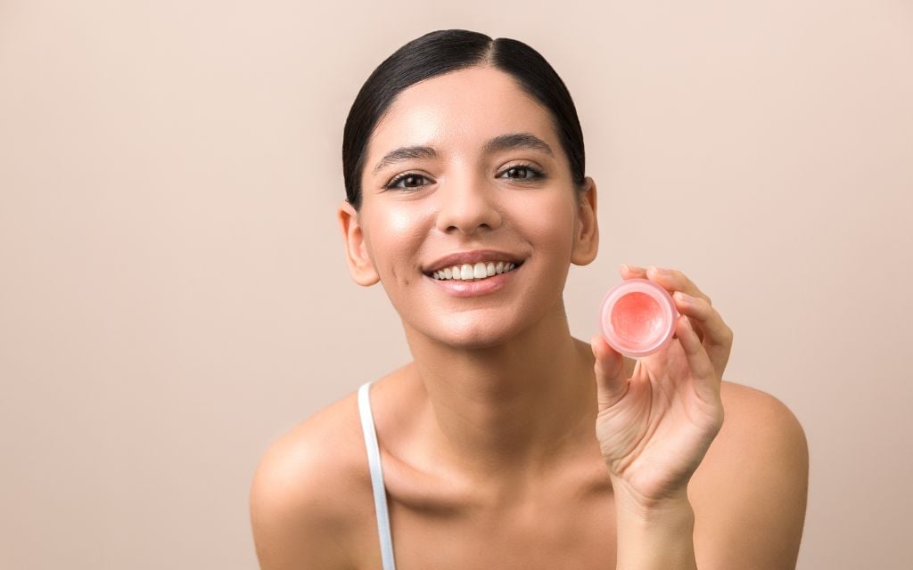 5 Tips Chọn Son Môi Dưỡng Ẩm Lâu Trôi Cho Đôi Môi Căng Bóng