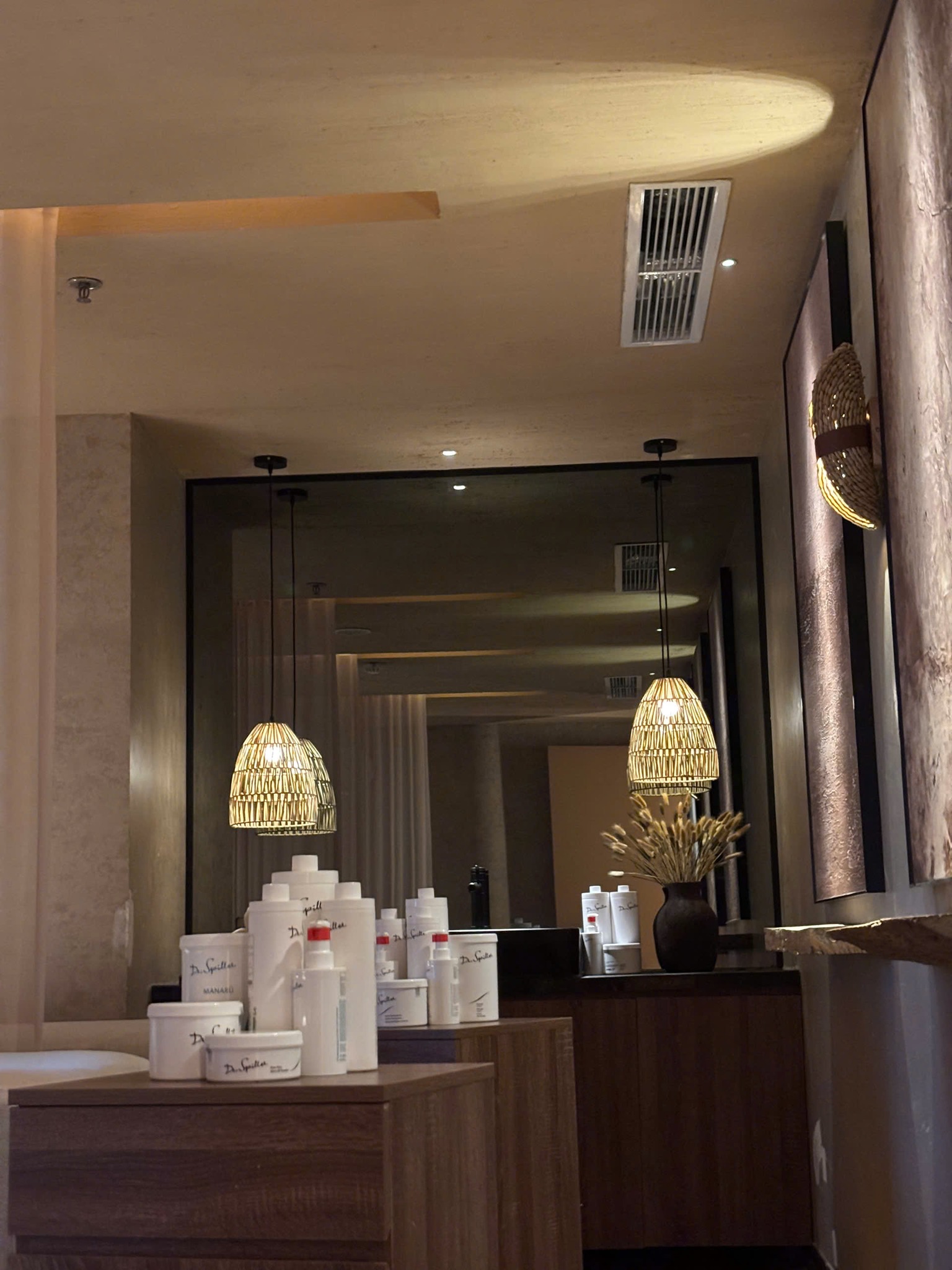 Nguồn sỉ mỹ phẩm spa uy tín cho kinh doanh phát triển bền vững 2026